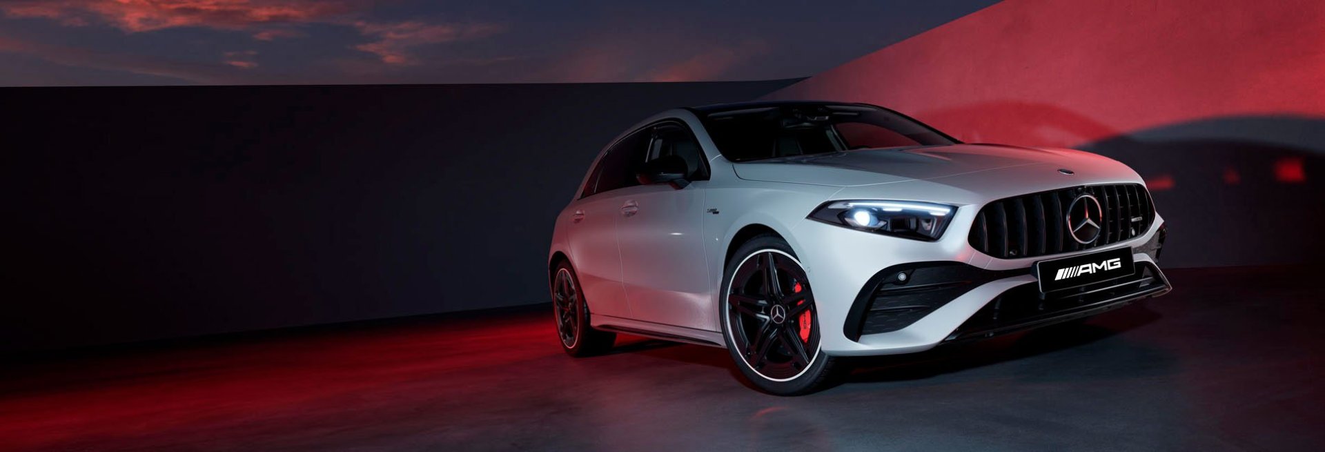 <p>Mercedes-AMG Clase A Hatchback</p>