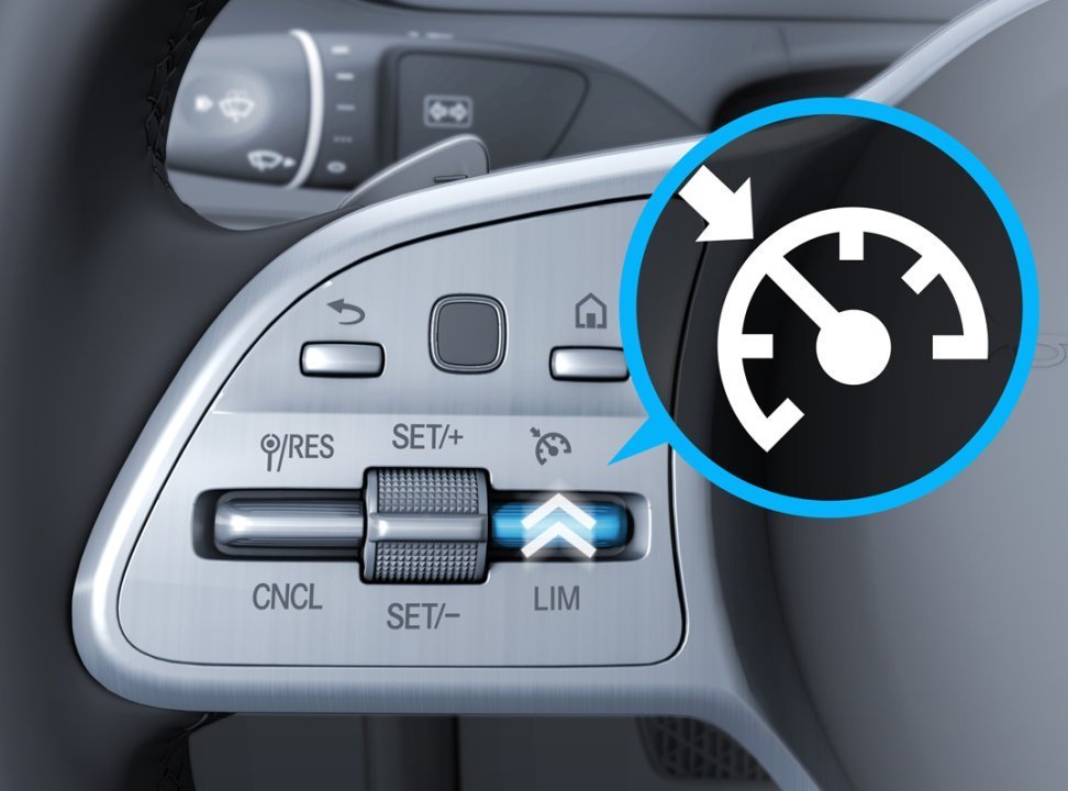 <p>Mercedes-AMG Clase A Hatchback</p>