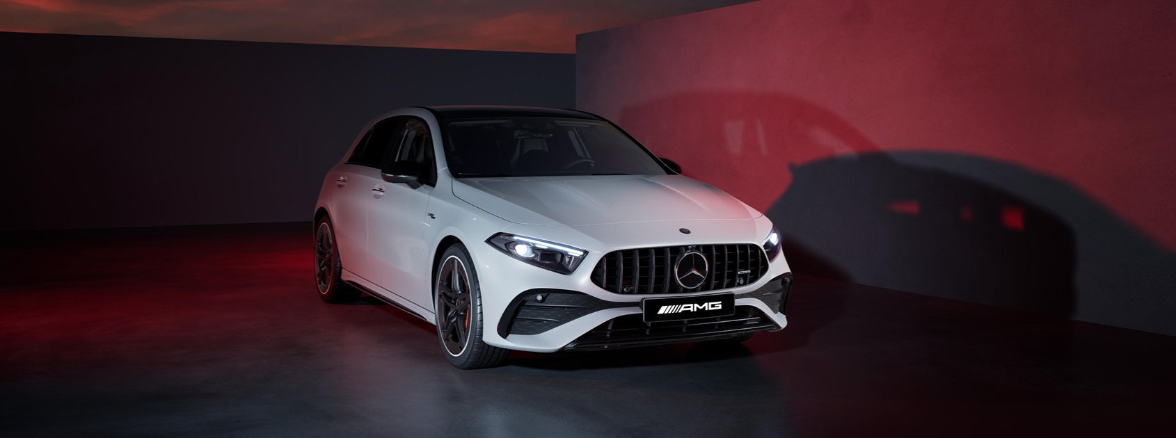 <p>Mercedes-AMG Clase A Hatchback</p>