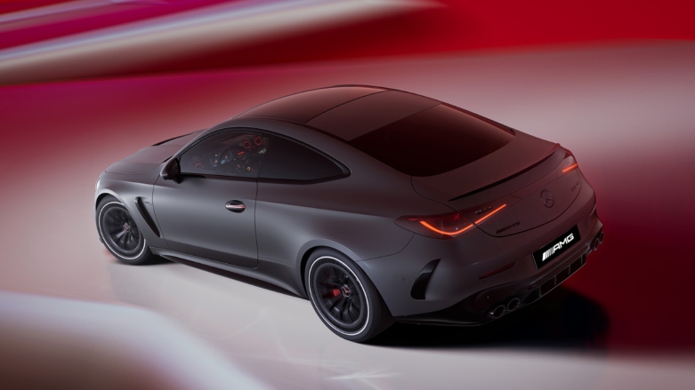 <p>Vista trasera de Mercedes-AMG CLE Coupé color gris mate de lujo.</p>